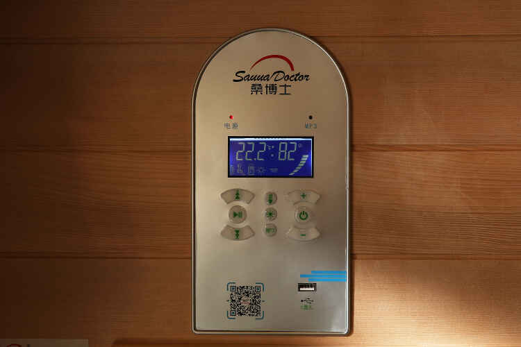 Používateľská príručka pre hudobný prehrávač v saune (verzia USB/Bluetooth)